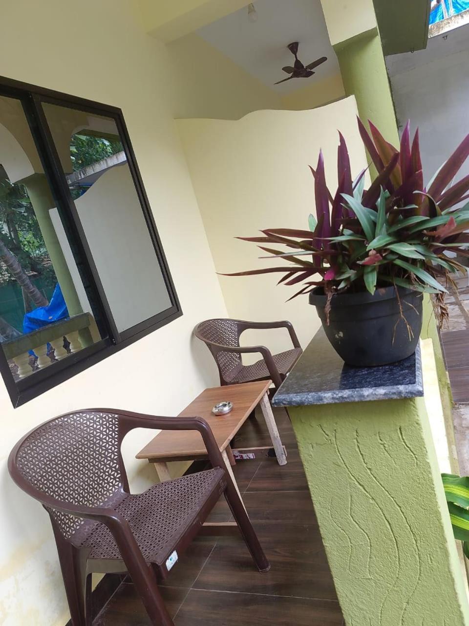 One Love Guest House Morjim Exterior photo