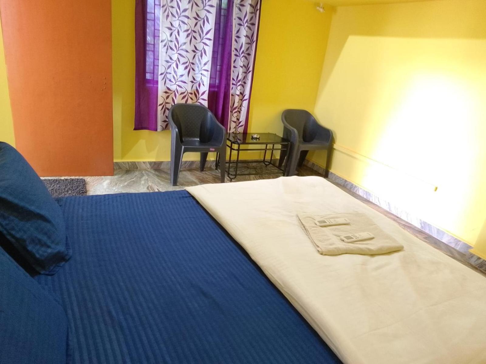 One Love Guest House Morjim Exterior photo