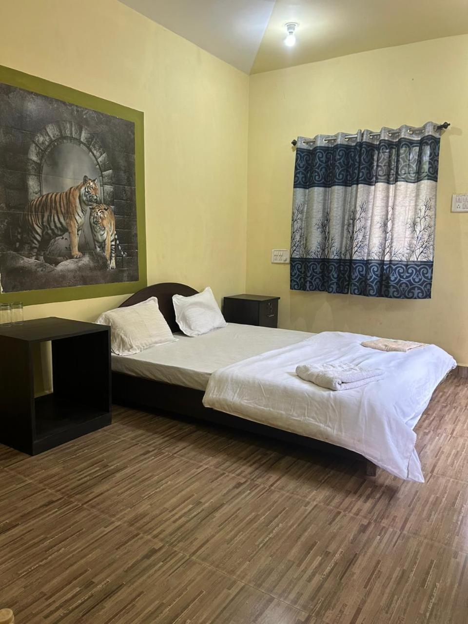 One Love Guest House Morjim Exterior photo